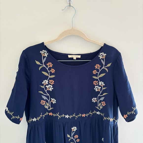 Tea N Rose Boutique Cathy Embroidered Pocket Dress - Picture 3 of 6
